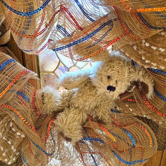 Handcrafted Patriotic/Xmas Burlap & Mesh Weath with Boyd’s Bears PARKER B. POOCH - Picture 2 of 9